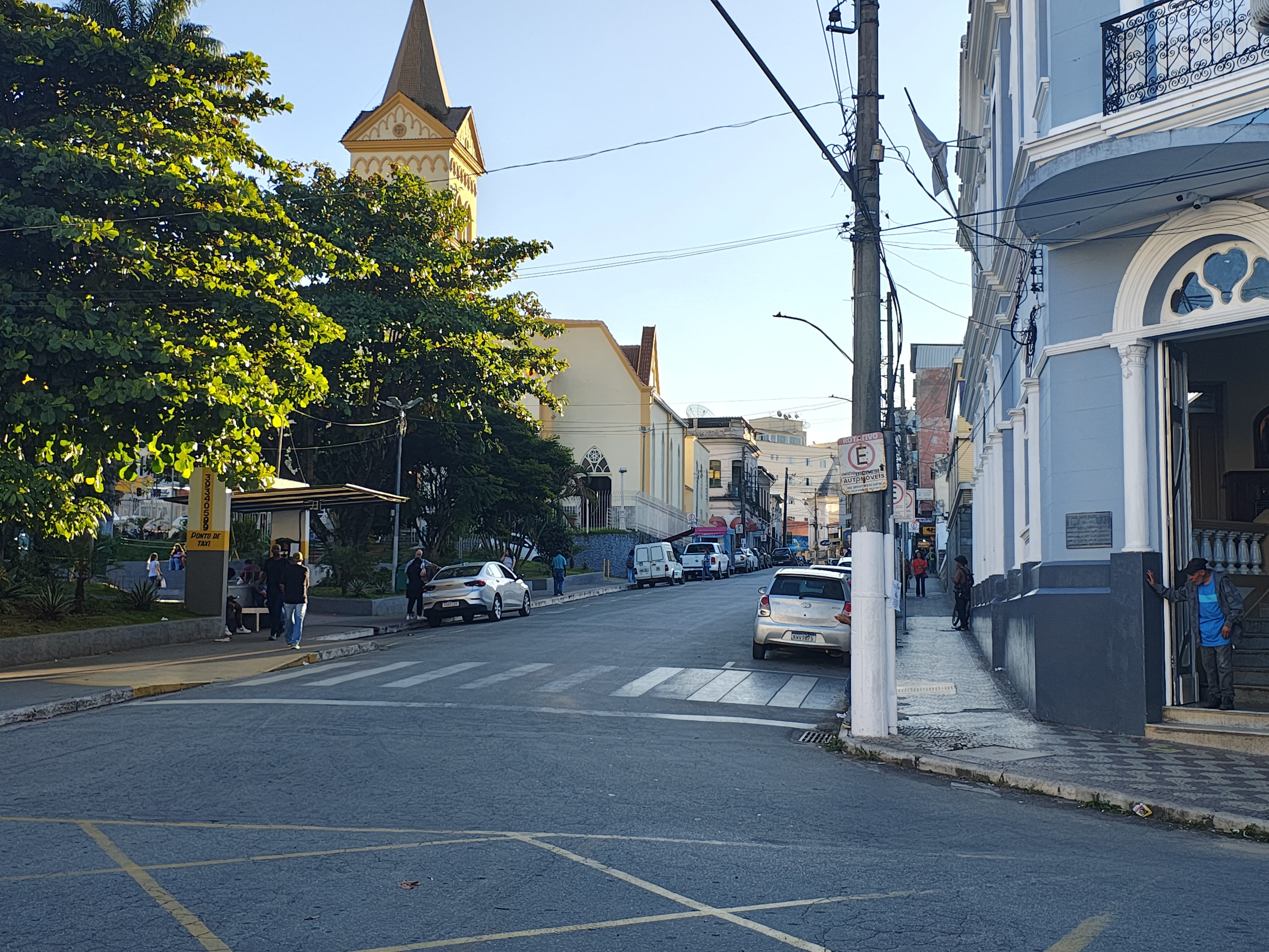 Trânsito de ônibus e caminhões ficará interditado na Rua Afonso Pena neste sábado por conta de obra da Copasa